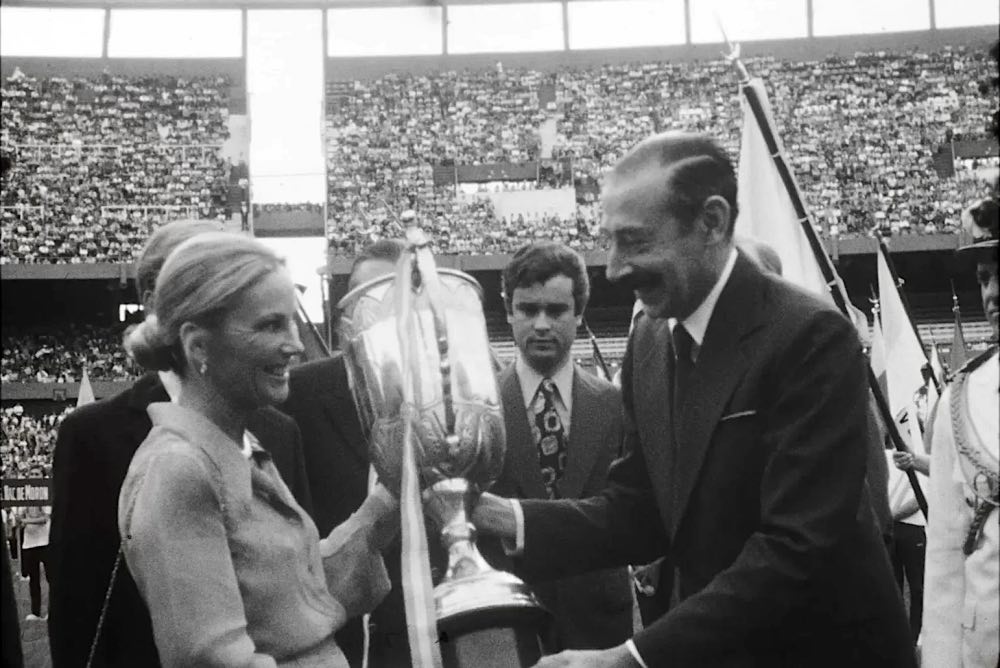 LS-83-critica-1000.jpg LS-83-critica-1000.jpg