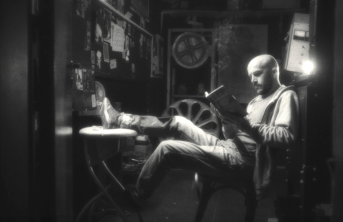 La noche esta marchandose ya 1200 La noche esta marchandose ya 1200